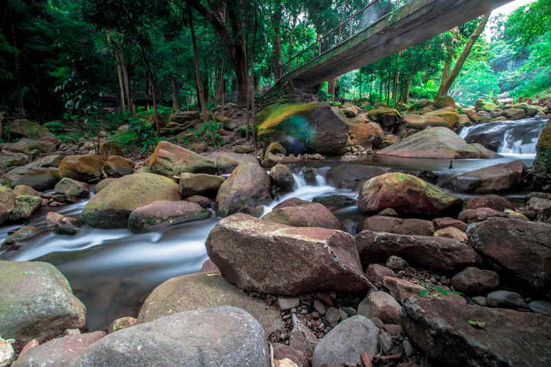 English to Kannada Dictionary - Meaning of Stream in Kannada is : ಸ್ಟ್ರೀಮ್,  ಕಾಲುವೆ, ತೊರೆ, ತೊರೆ